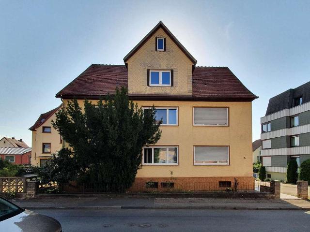Zentral gelegene 3,5 Zimmerwohnung mit Garage