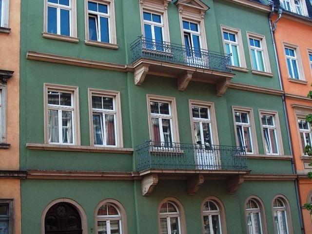 Zentral gelegene 3 Raum Wohnung mit Balkon!