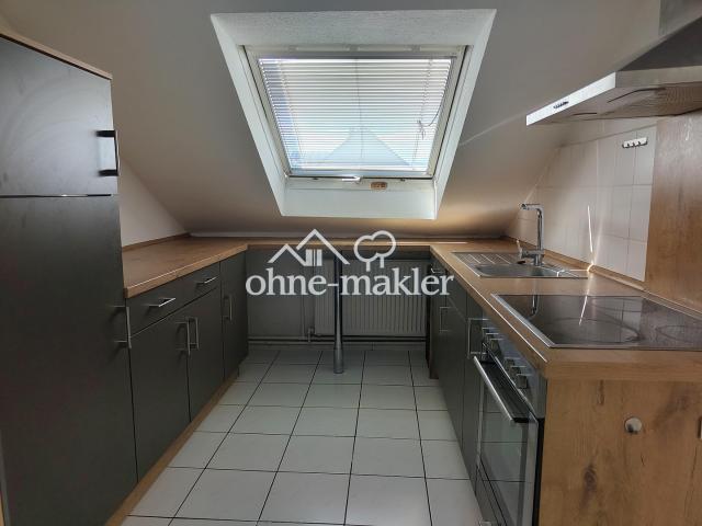 Zentral gelegene 3 Zi DG Whg. ca 83qm mit Klimaanlage und Stellplatz