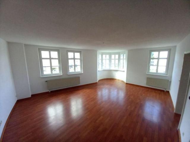 Zentral gelegene 3 Zimmer Wohnung in saniertem Stadthaus in Crimmitschau, ab 01.11.2026