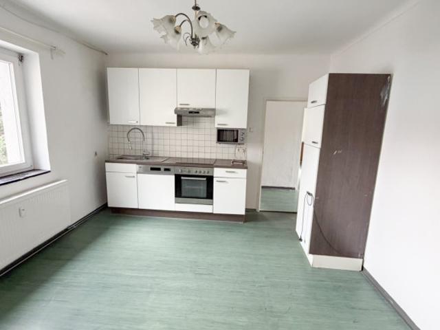 Zentral gelegene 3 Zimmer Wohnung mit Terrasse – auch als WG geeignet