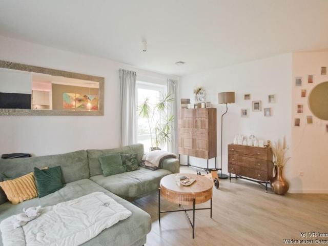 Zentral gelegene 4 Zimmer Wohnung mit Einbauküche und Aufzug