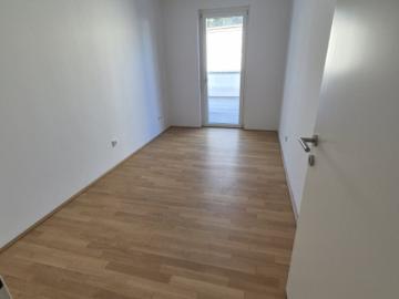 Zentral gelegene 4 Zimmer Wohnung mit großer Terrasse und Gartenanteil, Erstbezug!