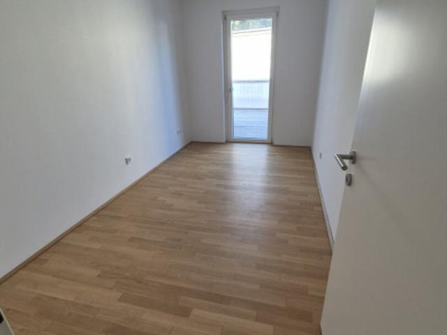 Zentral gelegene 4 Zimmer Wohnung mit großer Terrasse und Gartenanteil, Erstbezug!