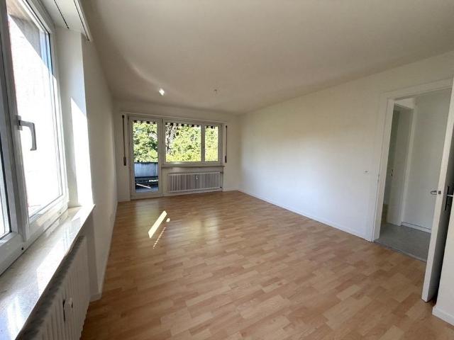 Zentral gelegene 4 Zimmerwohnung mit Balkon