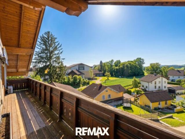 Zentral gelegenes Wohnhaus auf zwei Etagen mit Potenzial in Neumarkt am Wallersee