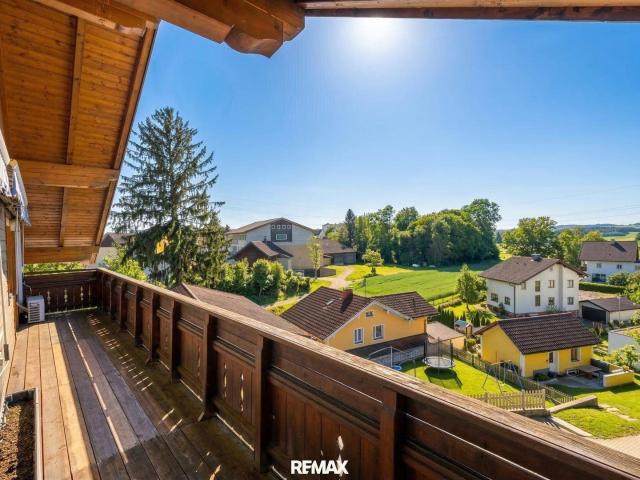 Zentral gelegenes Wohnhaus auf zwei Etagen mit Potenzial in Neumarkt am Wallersee