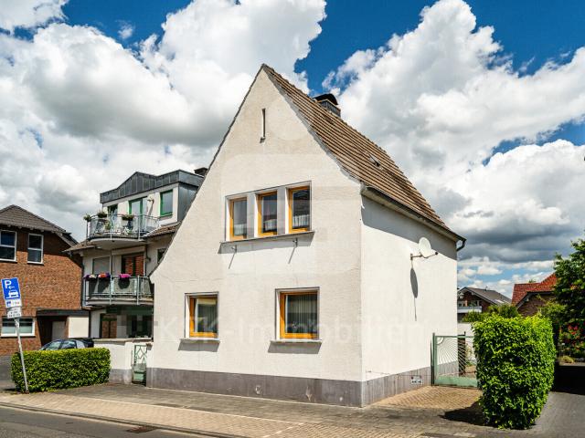 Zentral gelegenes Haus mit Potential!