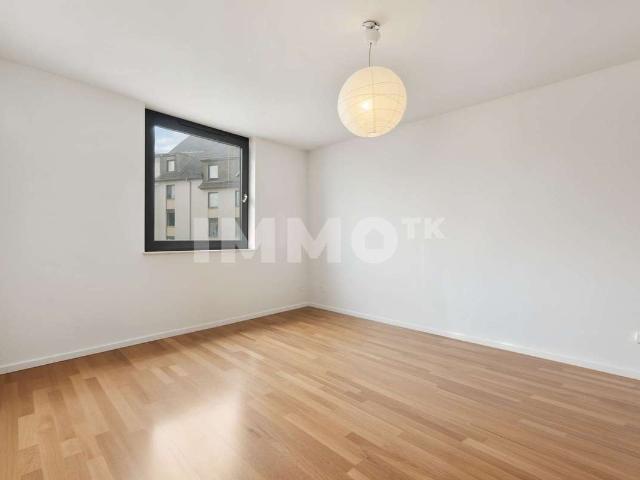Zentral. Gepflegt. Vermietet 2 Zimmer Investment mit Loggia & TG Stellplatz