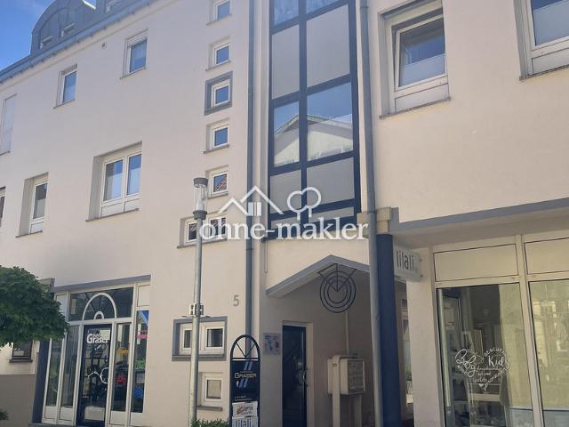 Zentral, gepflegte 3,5 Zimmerwohnung mit Balkon + Tiefgarage