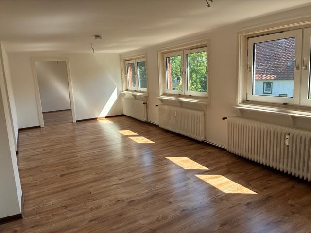 Zentral. Hell. Bezugsfertig – 2 Zimmer mit Wanne und Dusche im Herzen der Stadt