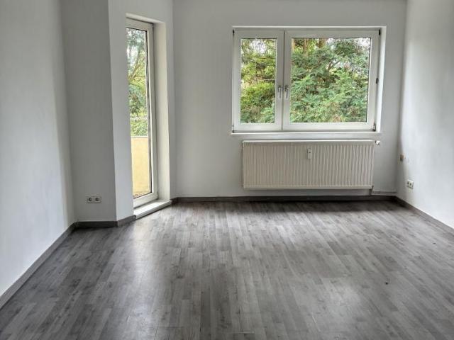 Zentral. Hell. Bezugsfertig – 4 Zimmer mit Balkon im Herzen der Stadt