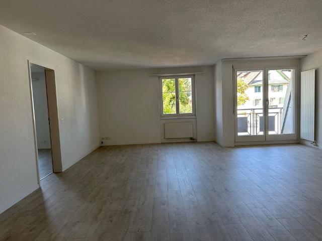 Zentral, hell & gemütlich: 2.5 Zimmer Wohnung in Niederwil