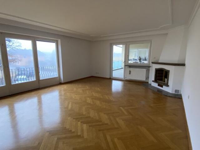 Zentral in Eugendorf: Großzügige 5 Zimmer Wohnung mit Terrasse