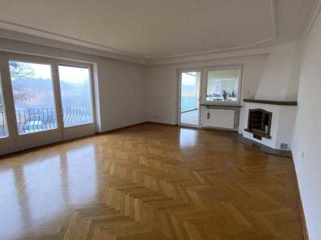 Zentral in Eugendorf: Großzügige 5 Zimmer Wohnung mit Terrasse