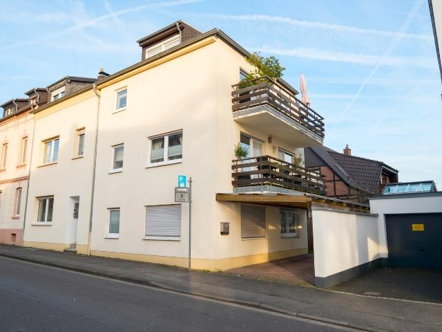 Zentral Lage Siegburg: 5 Zimmer, 2 Balkone, 2 Bäder, Gäste WC