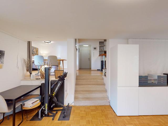 Zentral & ruhig in Schwabing: Schöne Wohnung mit 2 Balkonen, Aufzug und Nähe zum Englischen Garten