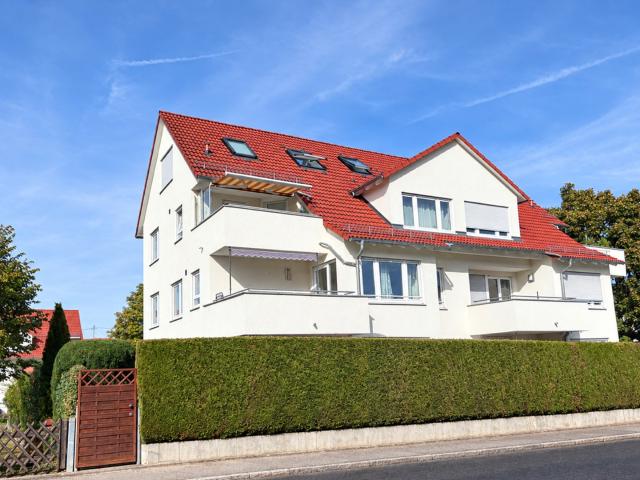 Zentral & ruhig: 4 Zimmer Wohnung mit Balkon im Herzen von Maichingen