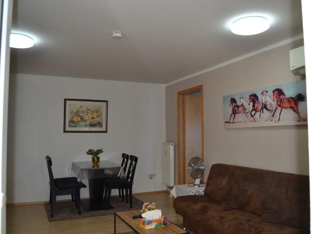 Zentral Stilvolle zwei Zimmer Wohnung, Centrally located, stylish two room apartment, Heidelberg Amsterdam Apartments for Rent