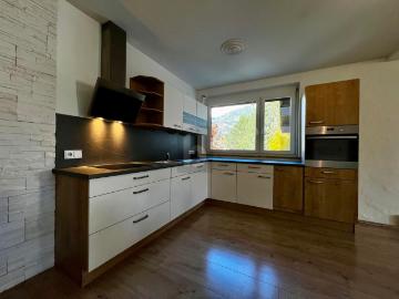 Saalfelden, Obsmarkt - Parkplatz, Balkon