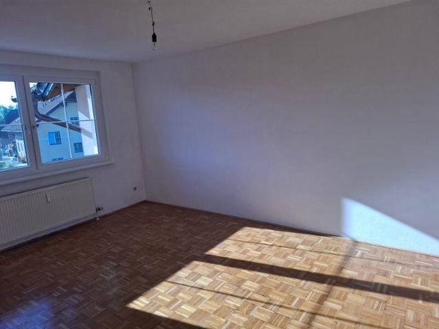 Zentral und Unbefristet: 3 Zimmer Wohnung in Haselbach!