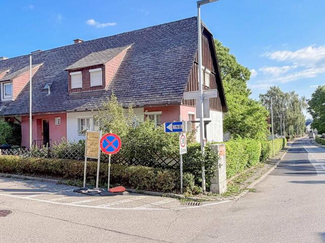 Zentral wildromantischer Garten und nur 4KM vom Attersee entfernt