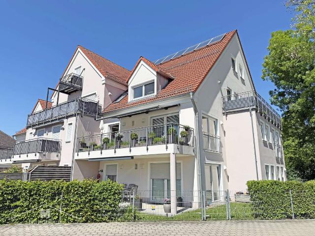 Zentral Wohnen am Sulzpark: 3 Zimmer DG Whg. mit Aufzug, EBK u. TG Stellplatz in sonniger Lage