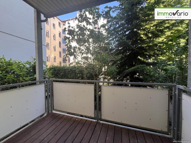 Zentral wohnen in der Altstadt. Schöne 3 Raum Wohnung mit Tageslichtbad & Balkon. Stellplatz möglich