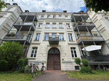 Zentral wohnen, ruhig leben: 2 Zimmer mit Balkon