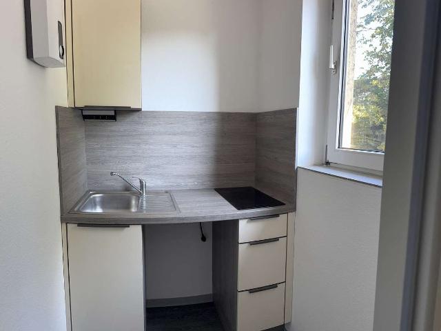 Zentralgelege 1 Zimmer Wohnung Teilmöbliert