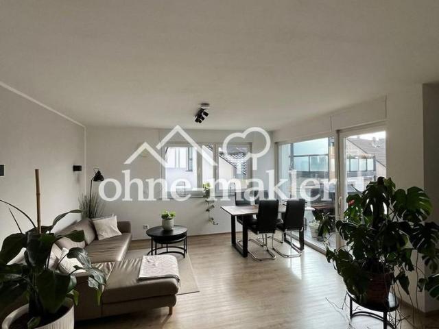 Zentrale 4 Zimmer Wohnung mit zwei Balkonen im Niedrigenergiehaus