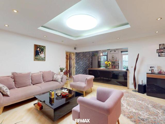 Zentrale 4 Zimmer Wohnung mit Loggia, Sauna & Tiefgarage in Linz !