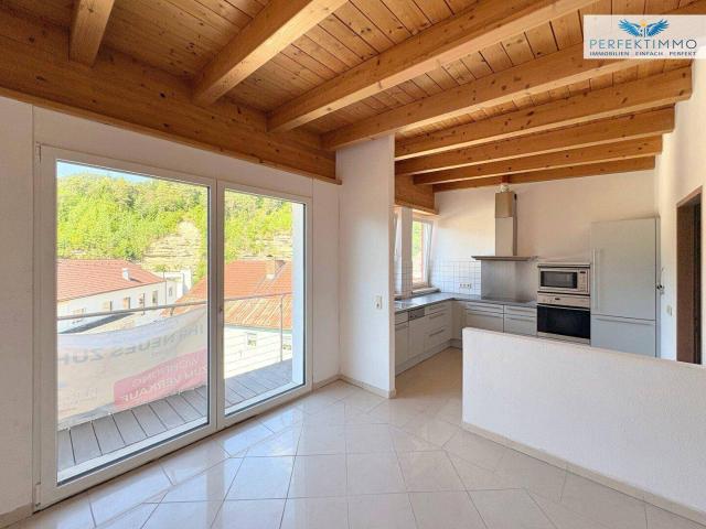 Zentrale 4 Zimmer Wohnung im Dachgeschoß