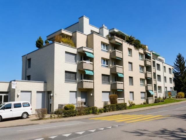 Zentrale 4.5 Zimmer Wohnung im steuergünstigen Lachen SZ