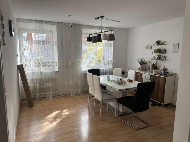 Zentrale 5 Zimmer Wohnung mit Dachterrasse