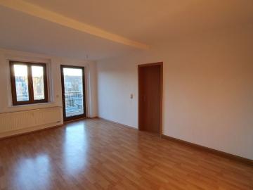 zentrale 2 Raumwohnung mit Balkon im Dachgeschoss