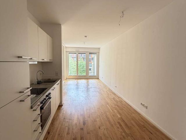 Zentrale 2 Raum Wohnung mit Einbauküche und Balkon