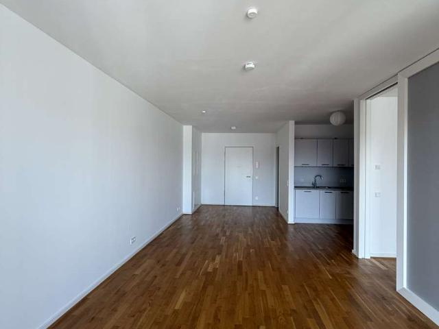 Zentrale 2 Raum Wohnung mit Einbauküche und Balkon