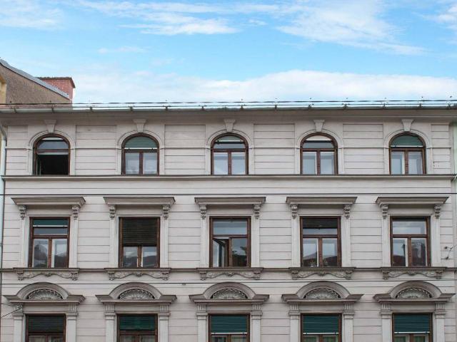 ZENTRALE 2 ZIMMER WOHNUNG MIT BALKON