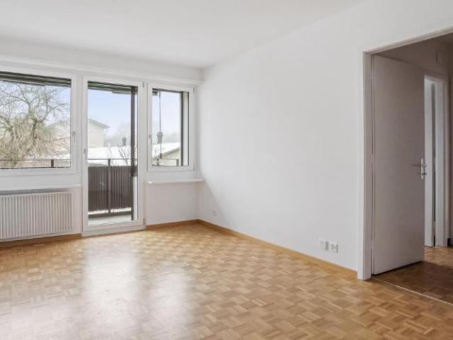 Zentrale 2 Zimmer Wohnung mit Balkon in Biel