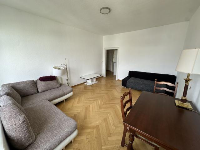 Zentrale 2 Zimmer Wohnung mit Balkon und Dusche nahe des Zentrums!