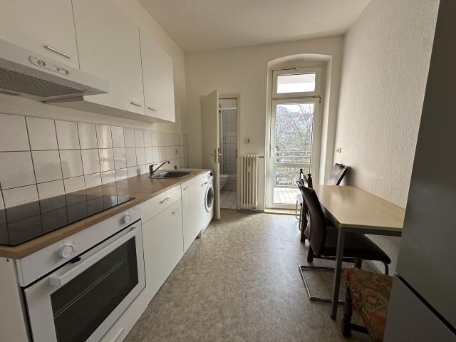 Zentrale 2 Zimmer Wohnung mit Balkon und Dusche nahe des Zentrums!