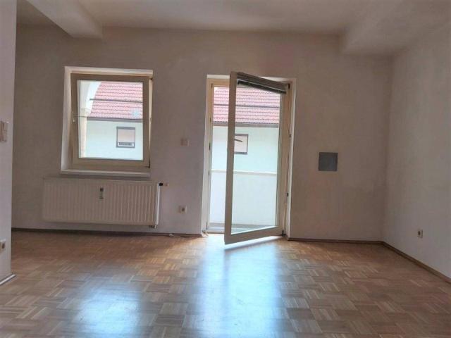 Zentrale 2 Zimmer Wohnung mit Küchenblock und Balkon in Kapfenberg !