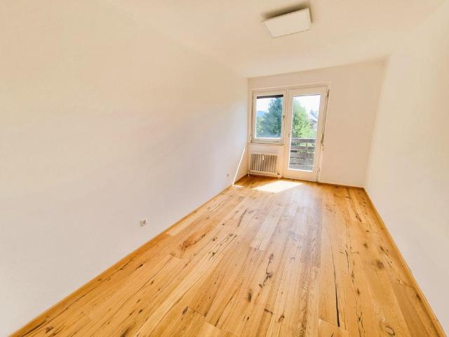 Zentrale 2 Zimmer Wohnung mit Loggia!