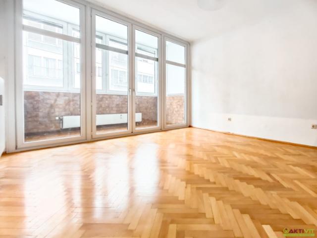 Zentrale 2 Zimmer Wohnung mit Loggia und Parkplatz in Graz Gries