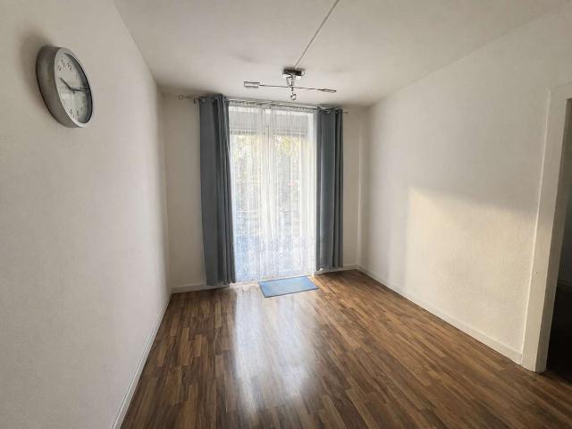 Zentrale 2 Zimmer Wohnung mit separater Küche und traumhafter Dachterrasse!