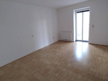 Zentrale 2 Zimmer Wohnung 77,5m² + 32 m² Terrasse