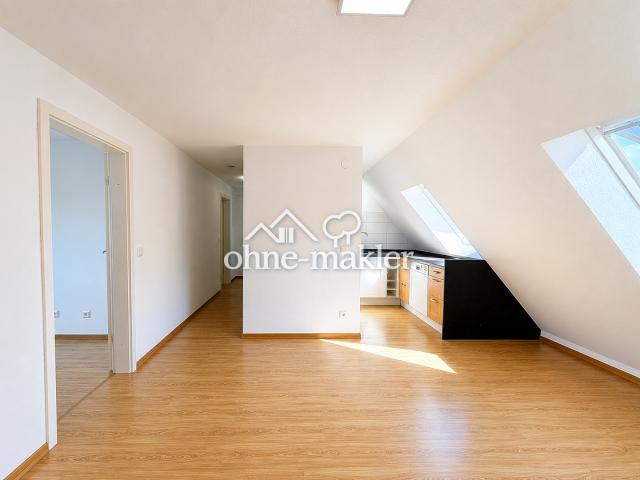 Zentrale 2 Zimmer Dachgeschosswohnung in Vaihingen – sofort frei und gut vermietbar