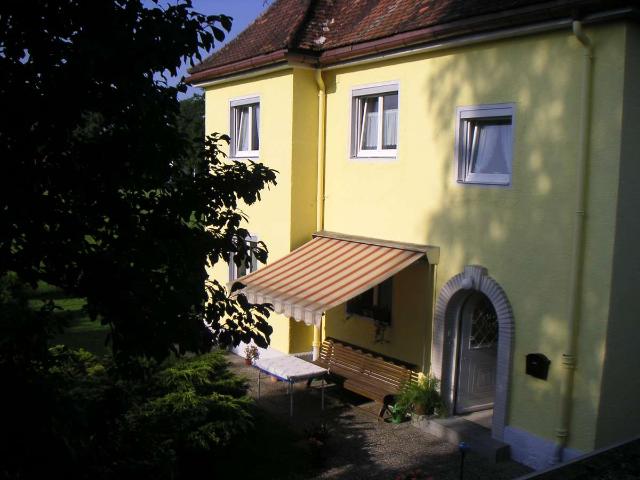 zentrale 2 Zimmer Nichtraucher Wohnung in Übersee