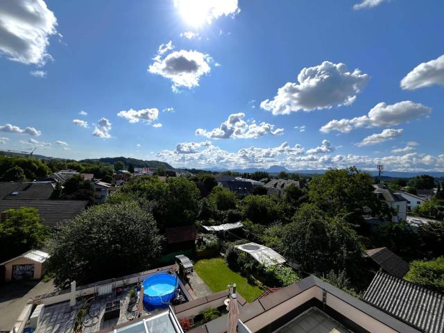 Zentrale 3 Zi. Stadtwohnung mit großer Terrasse!